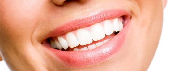 7 mauvaises habitudes à oublier pour garder de belles dents